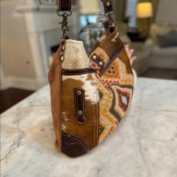 Myra | Western Tote - Picture 5 of 7